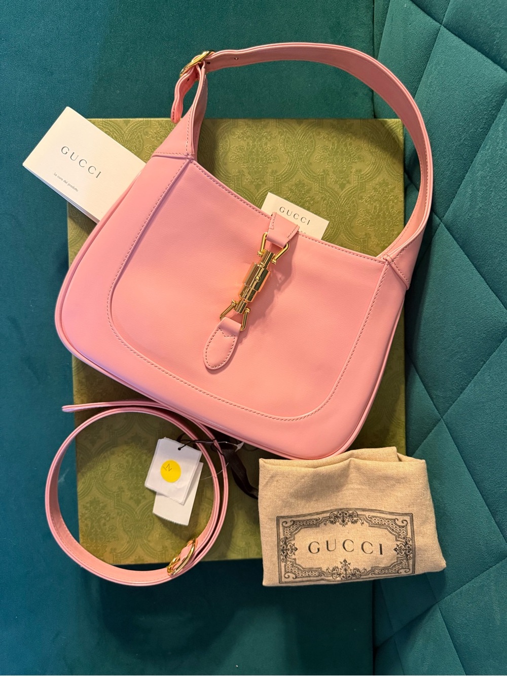 GUCCI Jackie 1961 Small Hobo Bag in Pink leather.